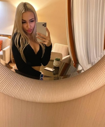 🔥 Я предлагаю широкий спектр услуг, которые позволят тебе расслабиться и насладиться моей нежностью. 👄 Мои возможности безграничны, и я всегда готова идти на встречу твоим сокровенным желаниям. 💋
У меня есть множество отзывов от довольных клиентов, которые подчеркивают мою профессиональность и мастерство. 🌟 Я знаю, как доставить тебе настоящий кайф и сделать твои фантазии ярче и более реальными.
Мои фото говорят сами за себя, и я готова подтвердить их подлинность. 💯 Если хочешь окунуться в мир приятных ощущений с сексуальной и очаровательной девушкой, то я идеальный выбор для тебя. 💃
Запишись на эмоциональное приключение со мной и ты узнаешь, что это значит настоящий райский отдых! 🌹 Жду твоего звонка прямо сейчас, мой юный ковалер. 📞 1193, 22 года